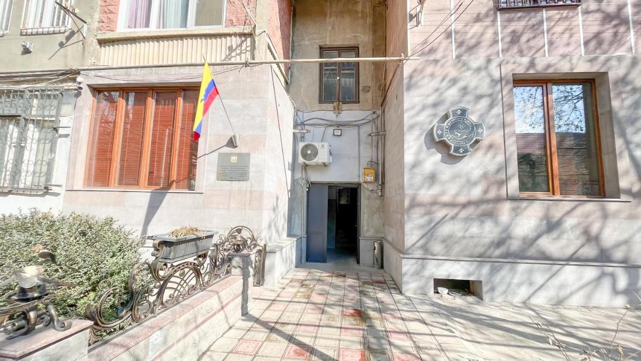 Комфортная И Спокойная Квартира يريفان المظهر الخارجي الصورة